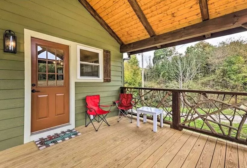 Newland Retreat W/ Creek, Near Hiking + Wineries!