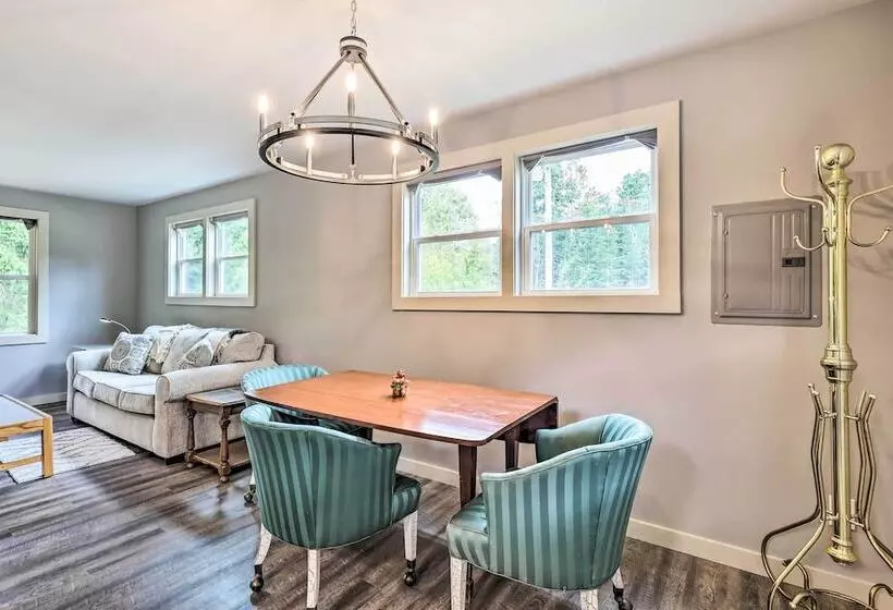 Newland Retreat W/ Creek, Near Hiking + Wineries!