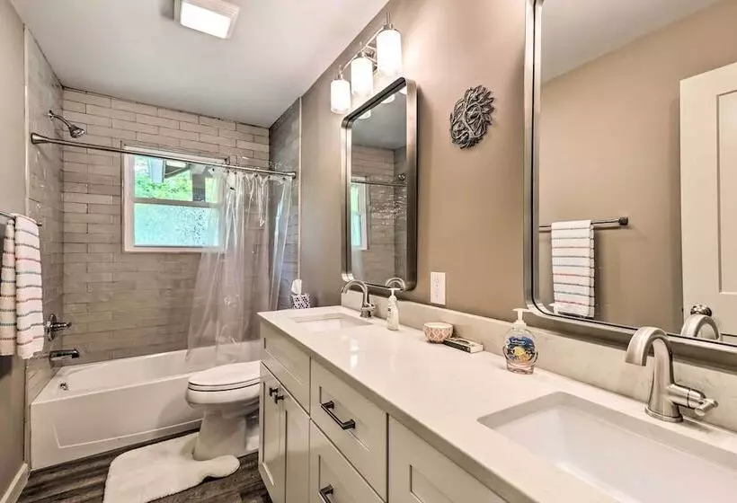 Newland Retreat W/ Creek, Near Hiking + Wineries!