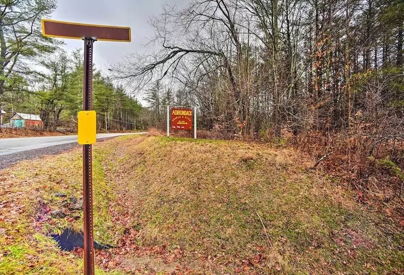 Charming Rural Retreat: Great Sacandaga Lake Area!