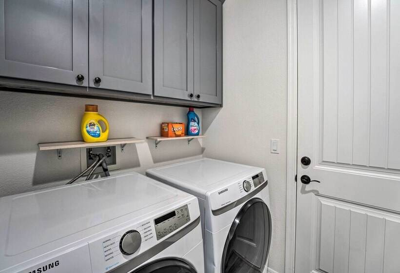 Cozy Bullhead City Home W/ Grill, 3 Mi To Co River