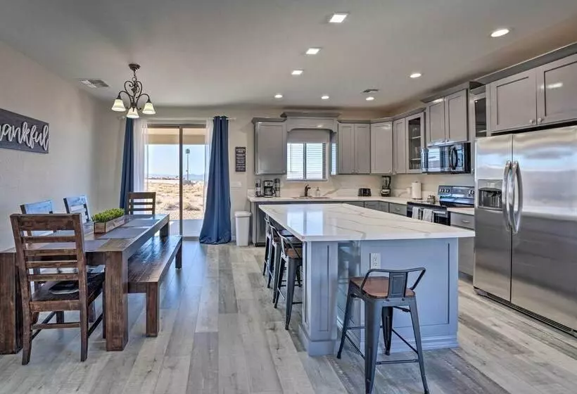 Cozy Bullhead City Home W/ Grill, 3 Mi To Co River