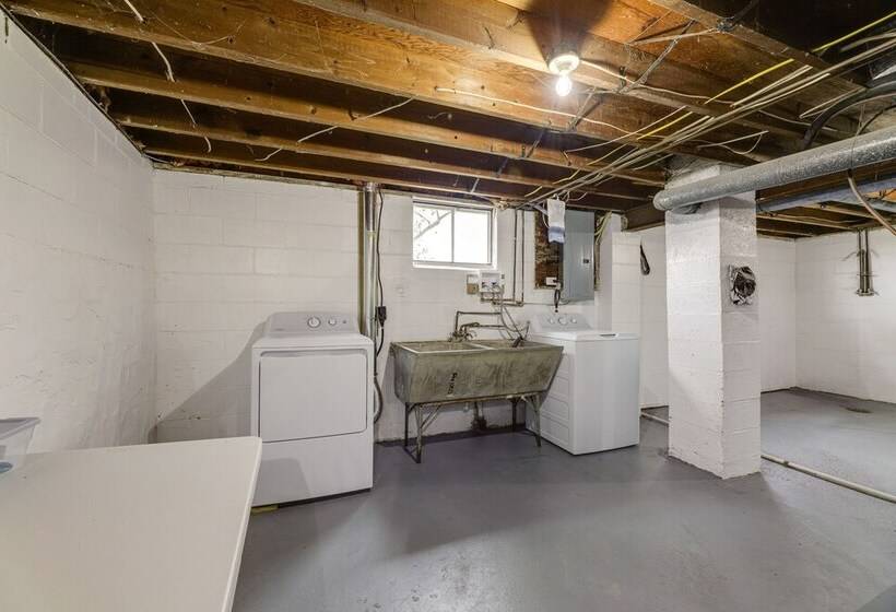 Cozy Kentucky Retreat   Deck, Near Ark Encounter!