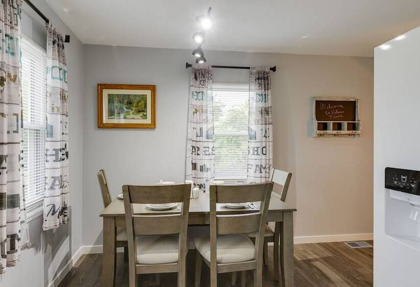 Cozy Kentucky Retreat   Deck, Near Ark Encounter!