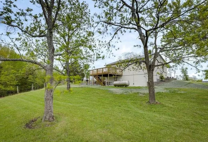 Cozy Kentucky Retreat   Deck, Near Ark Encounter!