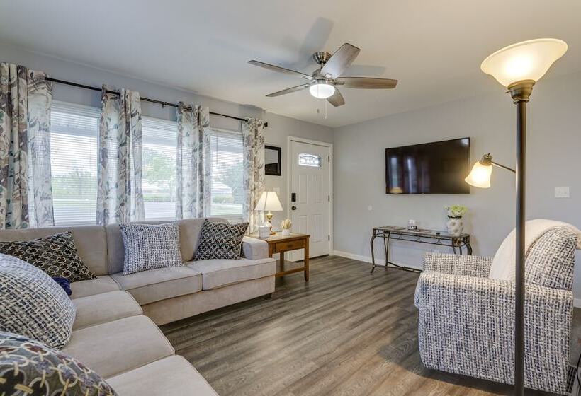 Cozy Kentucky Retreat   Deck, Near Ark Encounter!