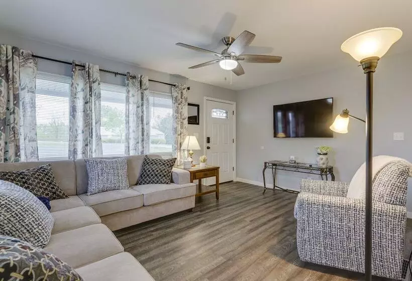 Cozy Kentucky Retreat   Deck, Near Ark Encounter!