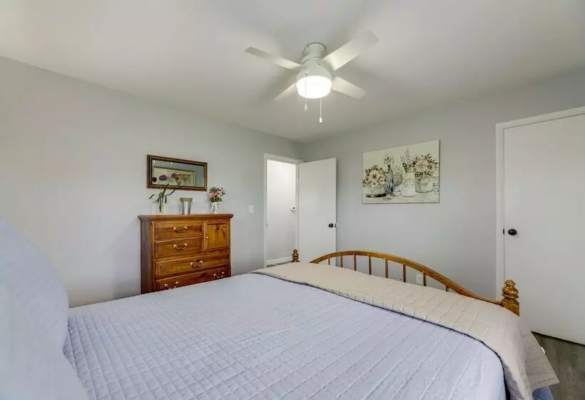 Cozy Kentucky Retreat   Deck, Near Ark Encounter!