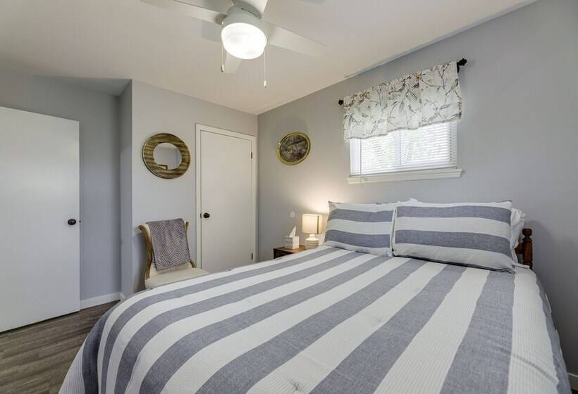 Cozy Kentucky Retreat   Deck, Near Ark Encounter!