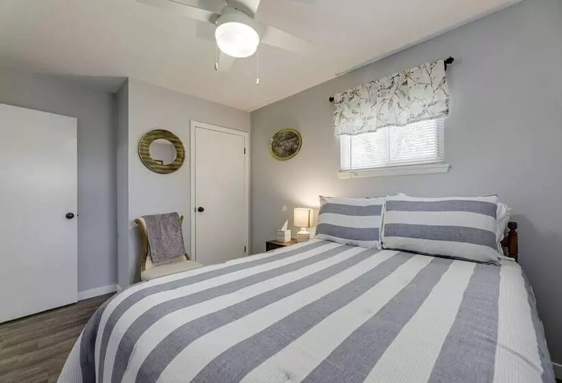 Cozy Kentucky Retreat   Deck, Near Ark Encounter!