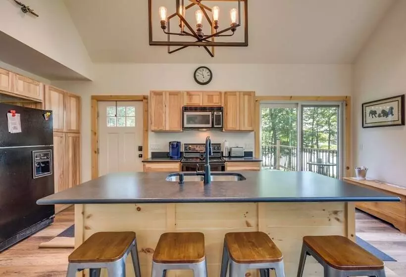 Cozy Northwoods Cabin W/ Private Lake Access