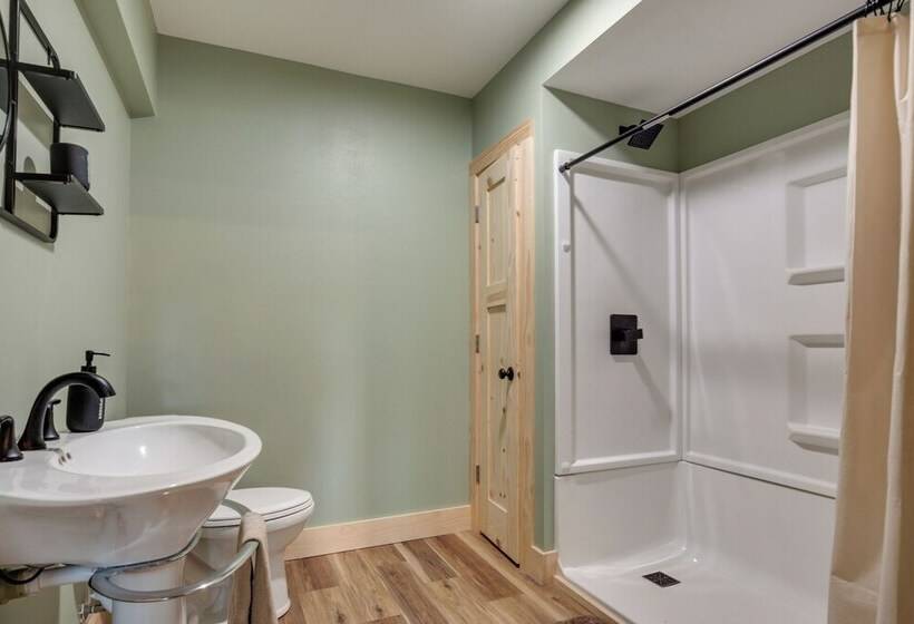 Cozy Northwoods Cabin W/ Private Lake Access