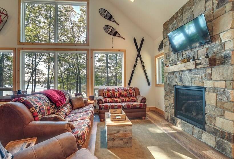 Cozy Northwoods Cabin W/ Private Lake Access