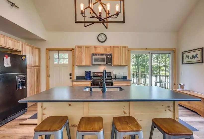 Cozy Northwoods Cabin W/ Private Lake Access