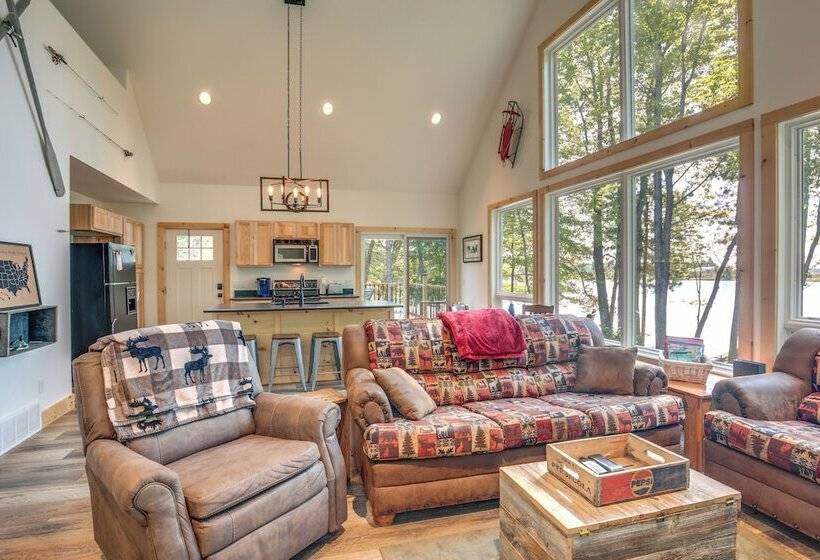 Cozy Northwoods Cabin W/ Private Lake Access