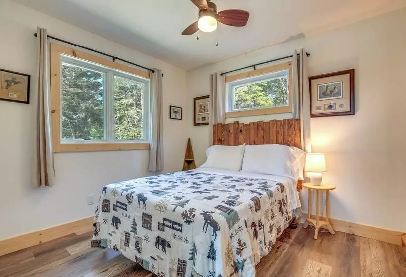 Cozy Northwoods Cabin W/ Private Lake Access