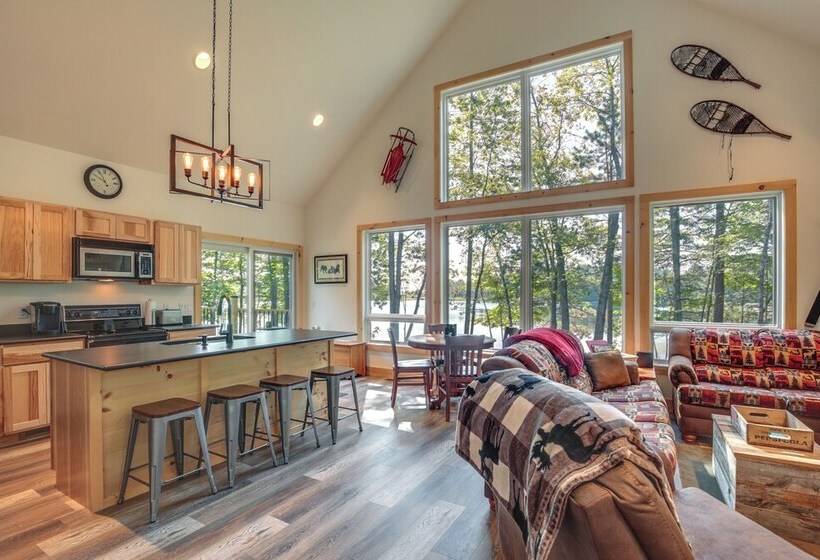 Cozy Northwoods Cabin W/ Private Lake Access