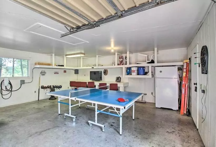 Bring A Pet: Pinetop Cabin W/ Game Room!