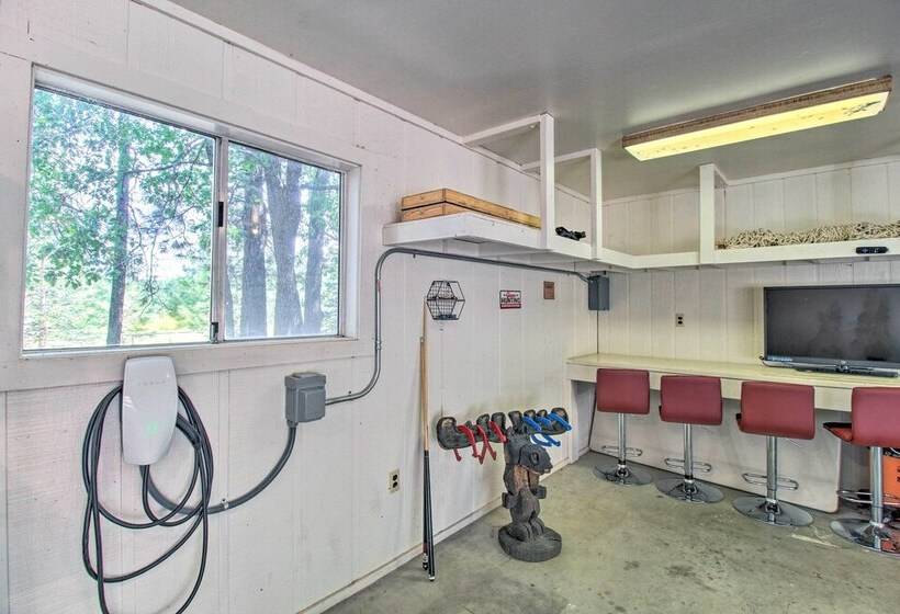 Bring A Pet: Pinetop Cabin W/ Game Room!