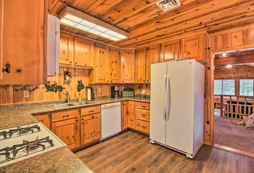 Bring A Pet: Pinetop Cabin W/ Game Room!