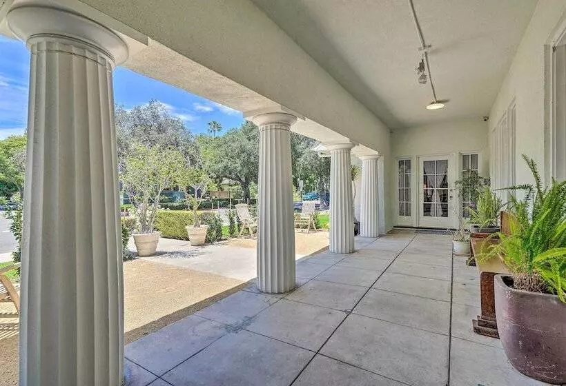 Elegant, Historical Santa Ana Home W/ Gardens