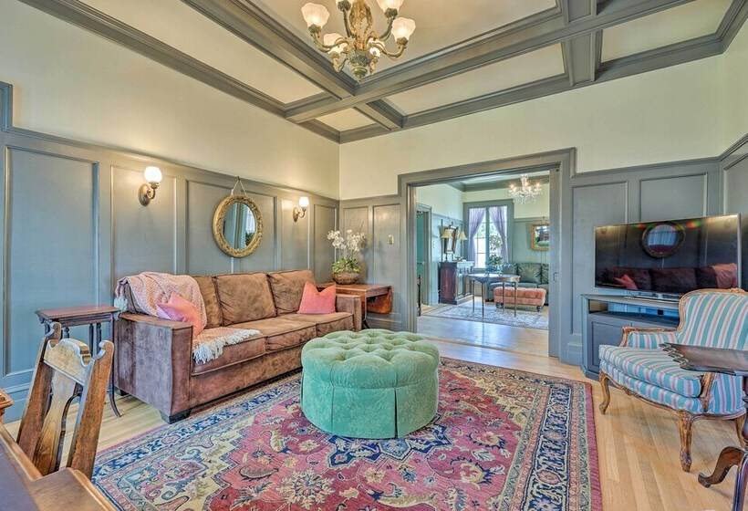 Elegant, Historical Santa Ana Home W/ Gardens