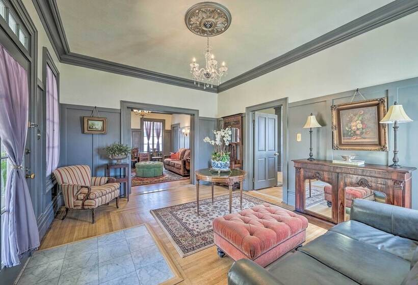 Elegant, Historical Santa Ana Home W/ Gardens