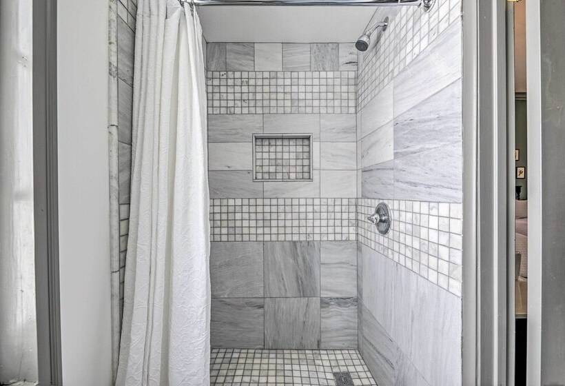 Elegant, Historical Santa Ana Home W/ Gardens