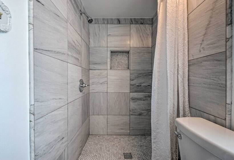 Elegant, Historical Santa Ana Home W/ Gardens