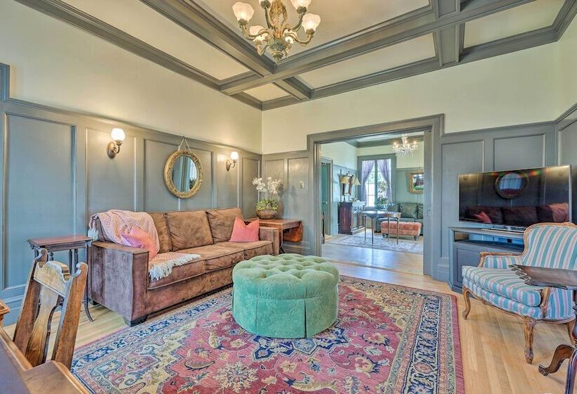 Elegant, Historical Santa Ana Home W/ Gardens