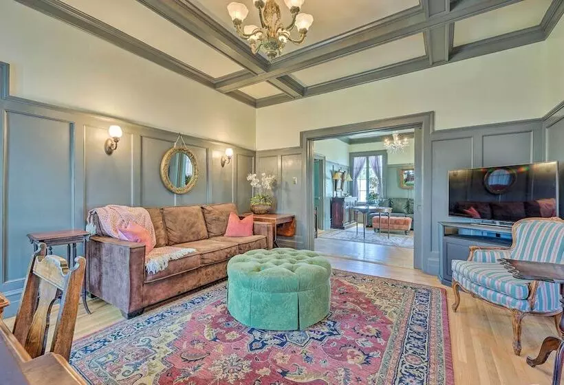 Elegant, Historical Santa Ana Home W/ Gardens