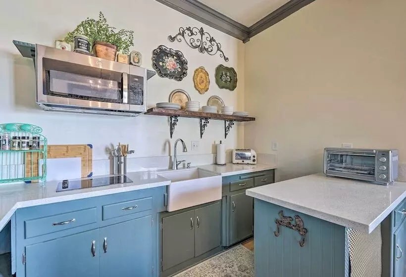 Elegant, Historical Santa Ana Home W/ Gardens