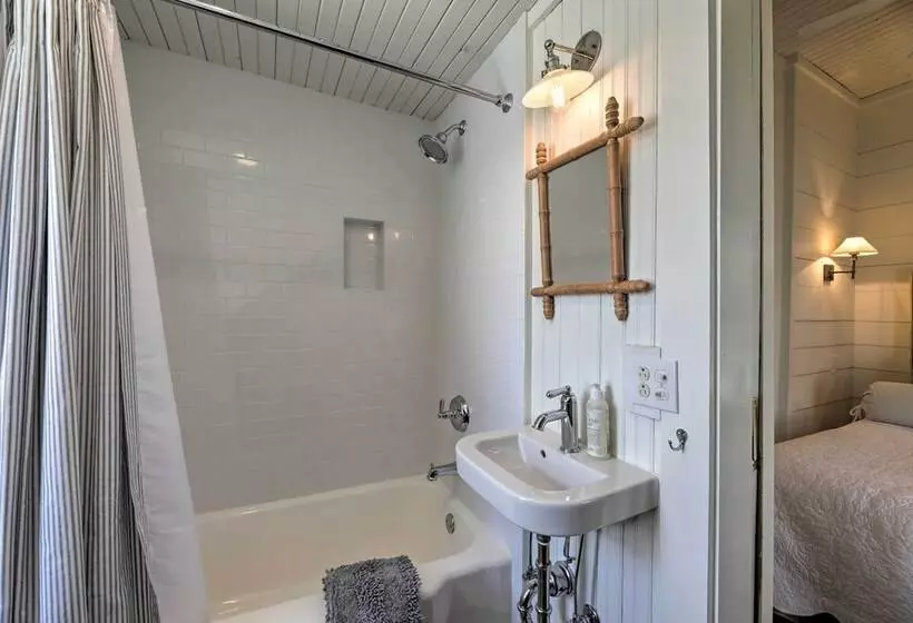 Enchanting Monteagle Retreat W/ Enclosed Patio!