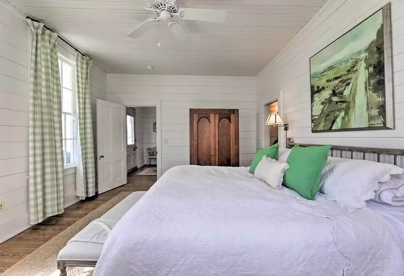 Enchanting Monteagle Retreat W/ Enclosed Patio!