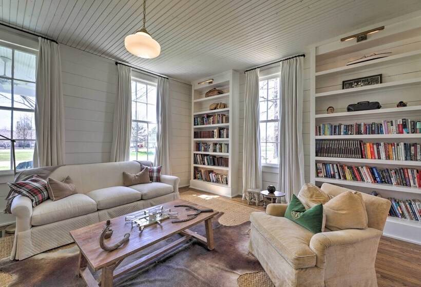 Enchanting Monteagle Retreat W/ Enclosed Patio!