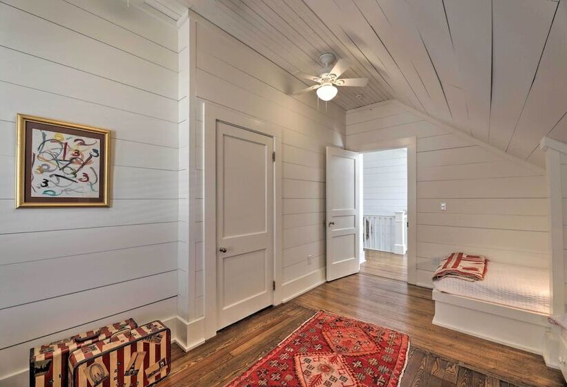 Enchanting Monteagle Retreat W/ Enclosed Patio!