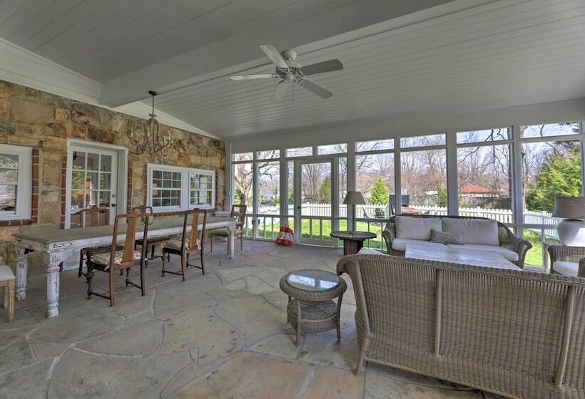 Enchanting Monteagle Retreat W/ Enclosed Patio!