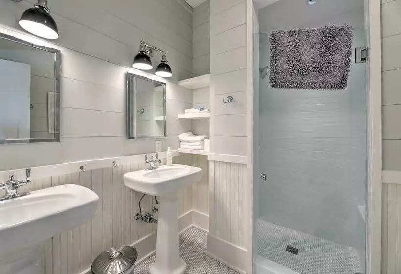 Enchanting Monteagle Retreat W/ Enclosed Patio!