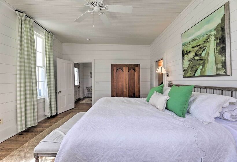 Enchanting Monteagle Retreat W/ Enclosed Patio!