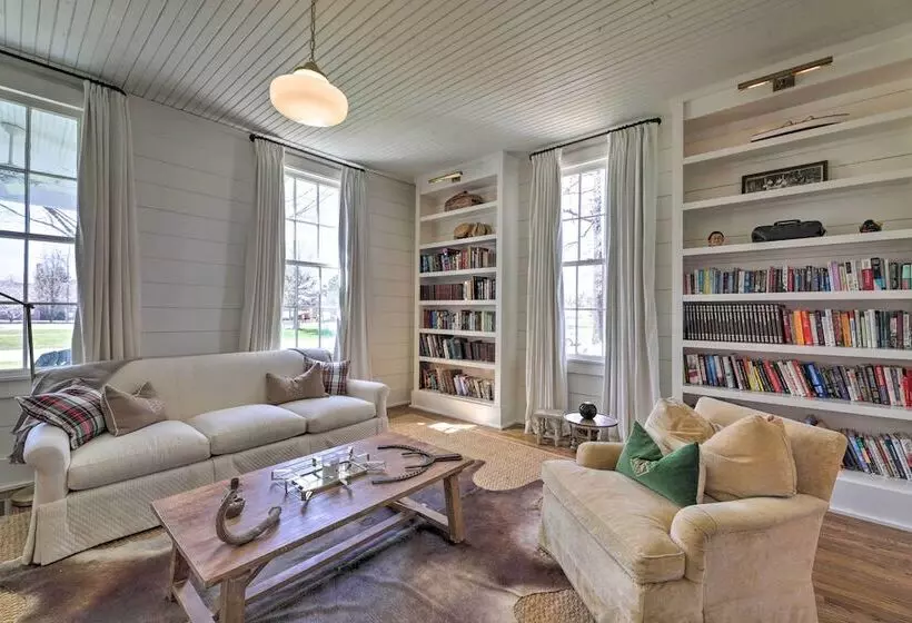 Enchanting Monteagle Retreat W/ Enclosed Patio!