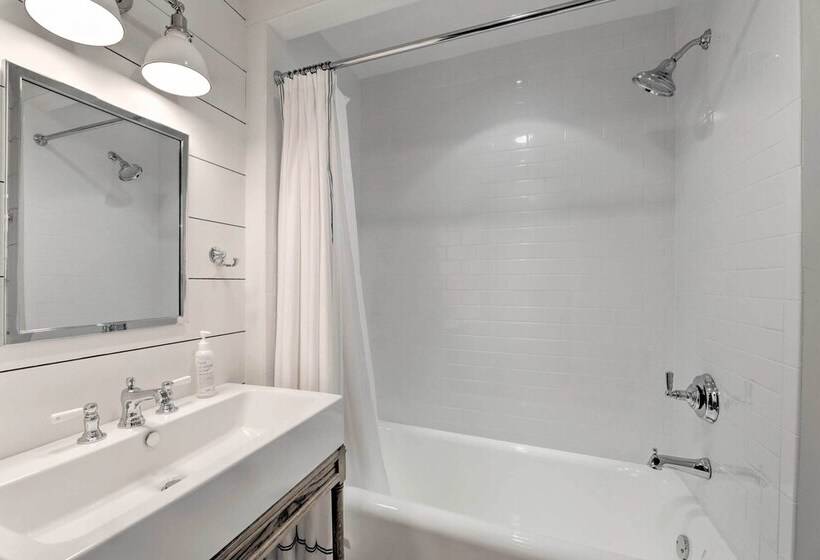 Enchanting Monteagle Retreat W/ Enclosed Patio!