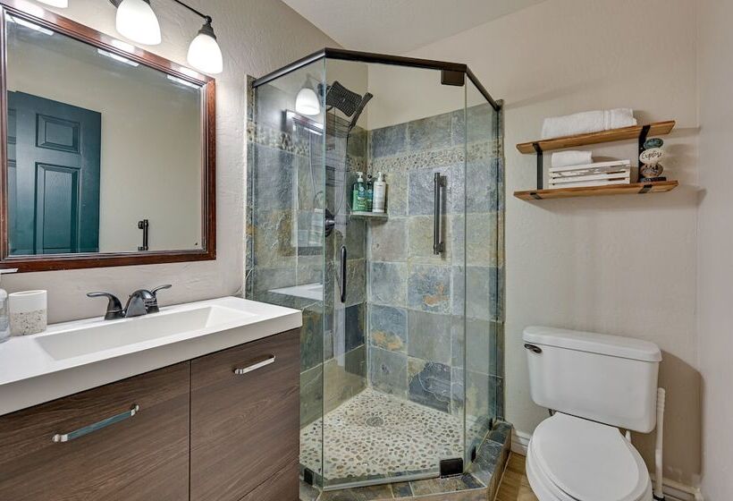 Family Friendly Flagstaff Home W/ Hot Tub & Games