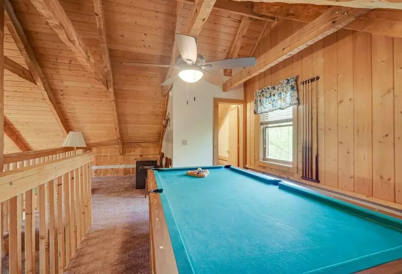 Gatlinburg Cabin W/ Pool Table ~ 6 Mi To Downtown!