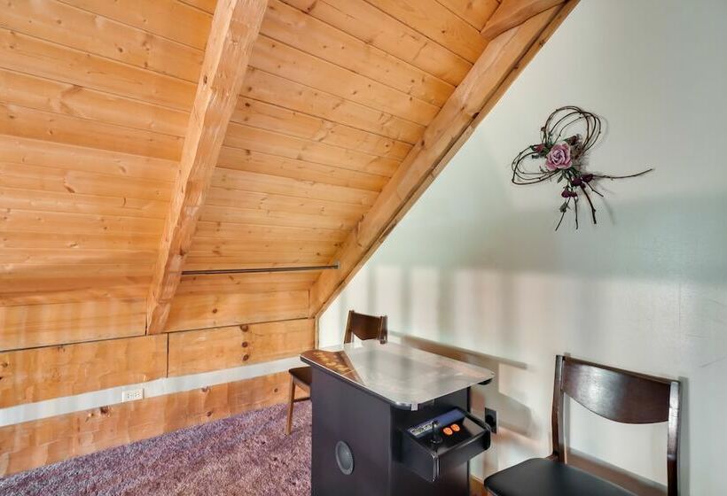 Gatlinburg Cabin W/ Pool Table ~ 6 Mi To Downtown!