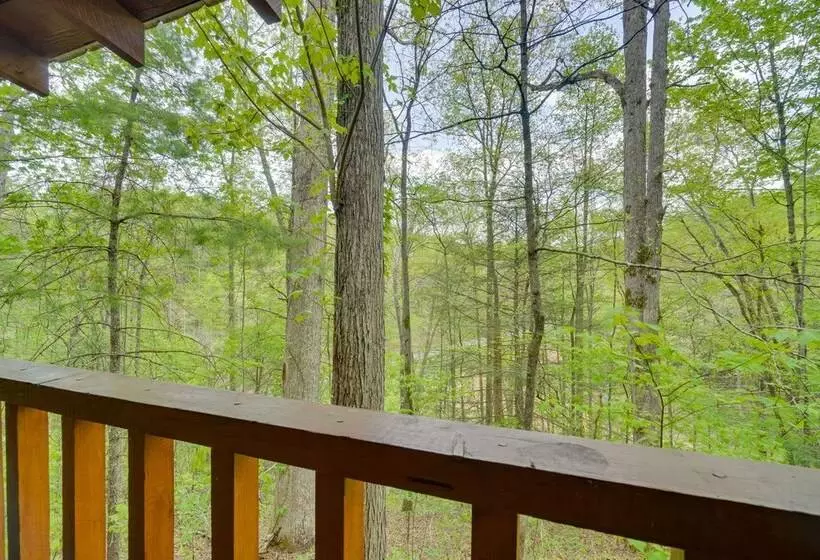 Gatlinburg Cabin W/ Pool Table ~ 6 Mi To Downtown!