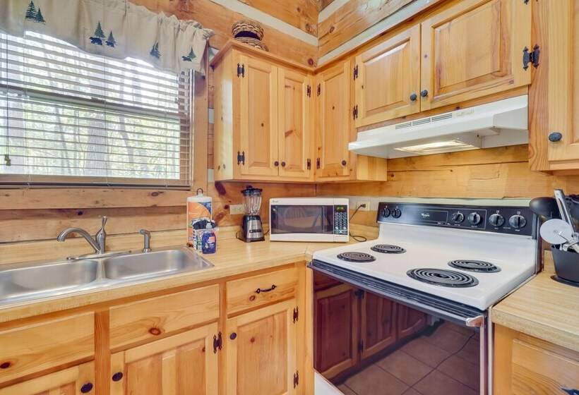 Gatlinburg Cabin W/ Pool Table ~ 6 Mi To Downtown!