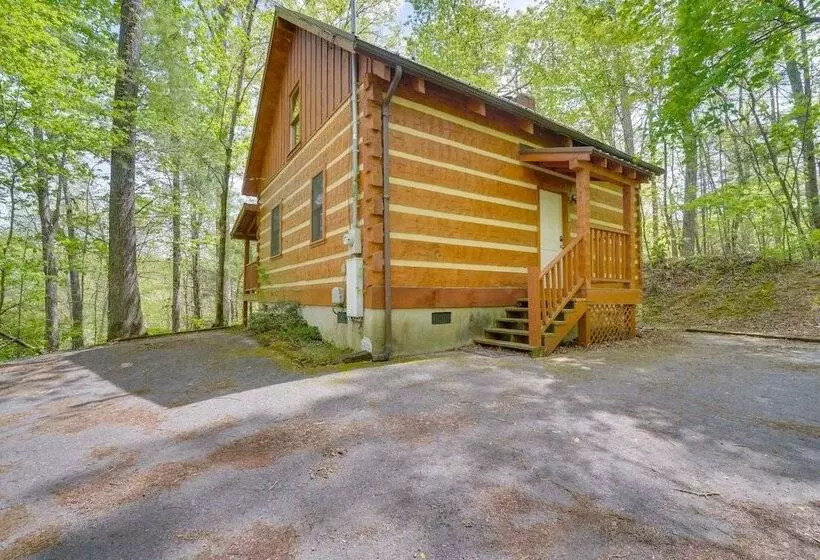 Gatlinburg Cabin W/ Pool Table ~ 6 Mi To Downtown!