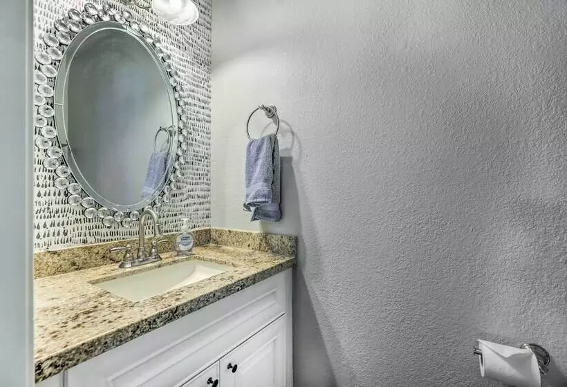 Gilbert Home, Spacious Yard W/ Outdoor Pool!