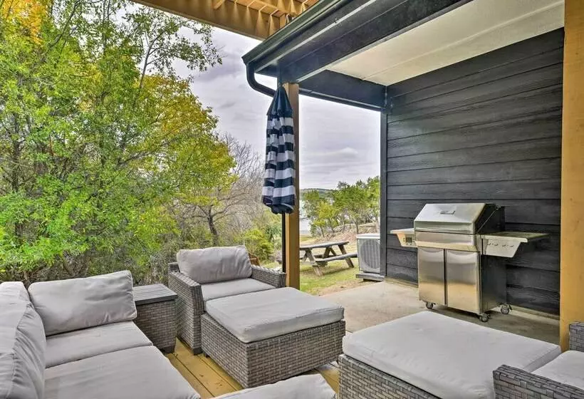 Graford Cabin W/ Rooftop Deck & Lake Views!