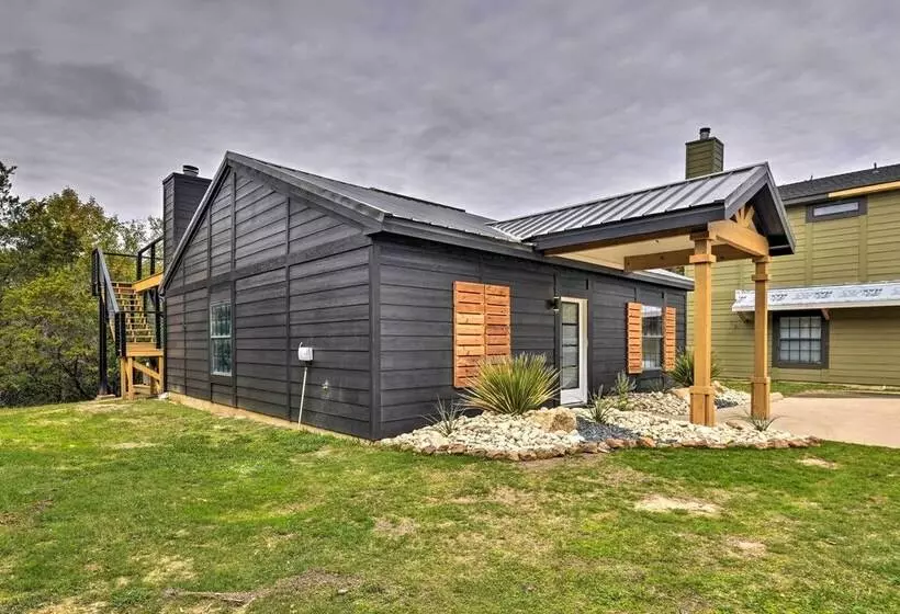 Graford Cabin W/ Rooftop Deck & Lake Views!